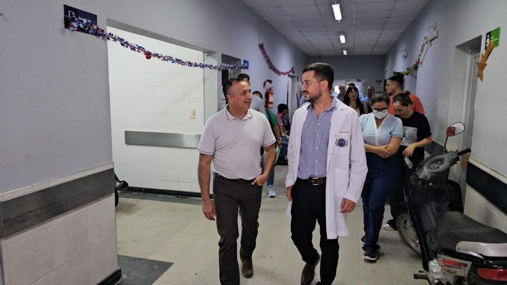SALUD: EL MINISTRO RECORRIÓ LOS HOSPITALES DE CASTELLI Y TRES ISLETAS Y PUSO EN FUNCIONES A LOS NUEVOS DIRECTORIOS.