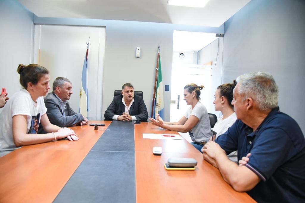 EL MINISTRO DE GOBIERNO RECIBIÓ A FAMILIARES Y AMIGOS DE FERNANDO FRANCOVICH