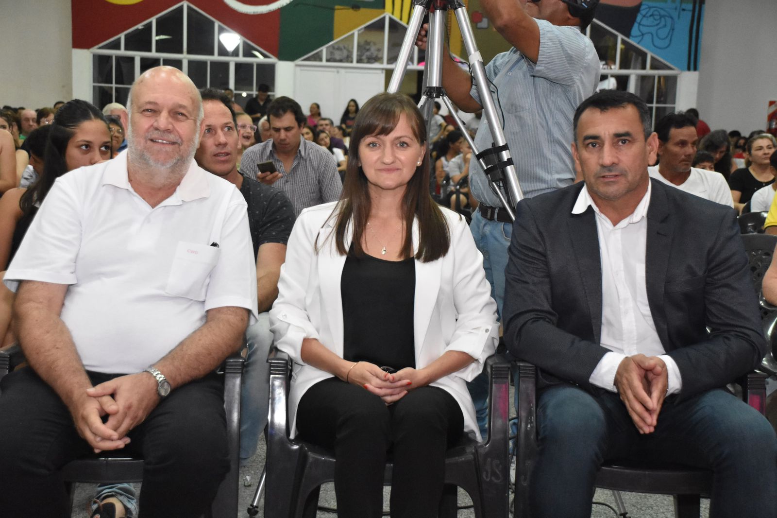 DU GRATY: ANOCHE SE PREMIARON A DEPORTISTAS LOCALES 