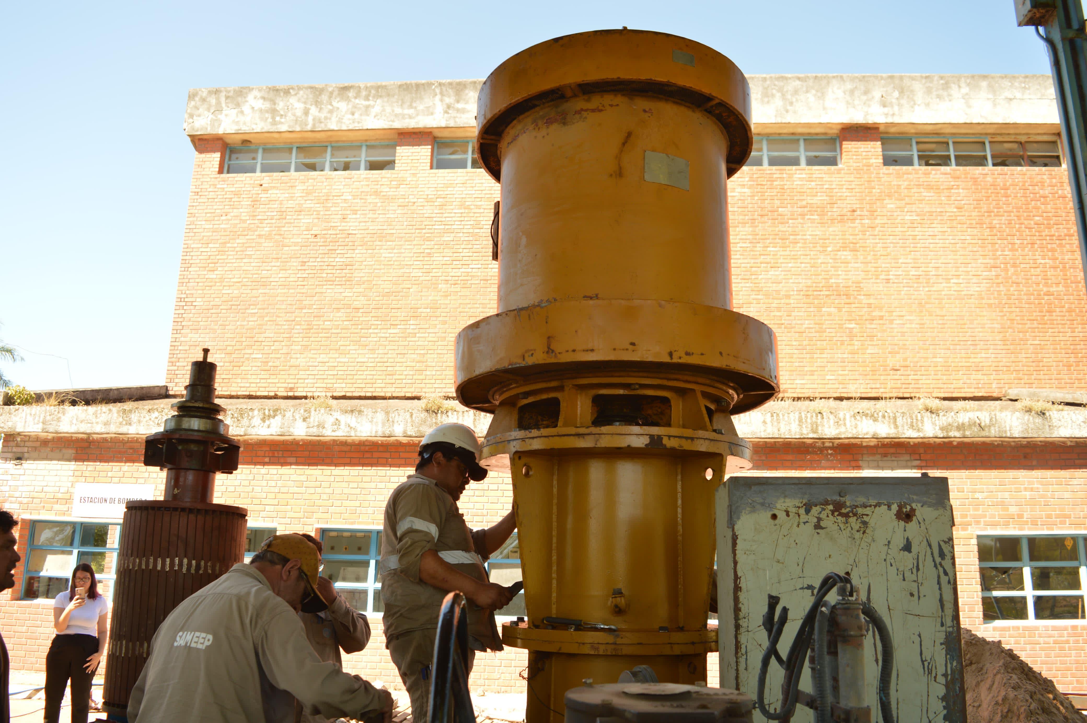 SAMEEP PUSO EN FUNCIONAMIENTO EQUIPOS ELECTROMECÁNICOS QUE ABASTECEN AL PRIMER ACUEDUCTO Y PERMITEN AMPLIAR LA PRODUCCIÓN DE AGUA POTABLE HACIA EL INTERIOR