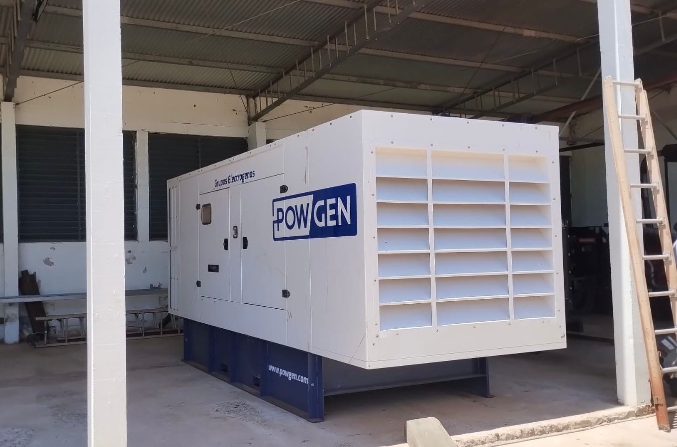 SECHEEP: CON LA INSTALACIÓN DE UN NUEVO EQUIPO, SE FORTALECE EL SUMINISTRO ELÉCTRICO EN COMANDANCIA FRÍAS