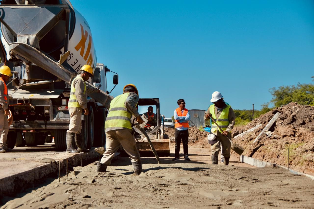 EL GOBERNADOR ZDERO SUPERVISÓ LAS OBRAS DE BACHEOS Y MANTENIMIENTO EN LA RUTA PROVINCIAL N° 1