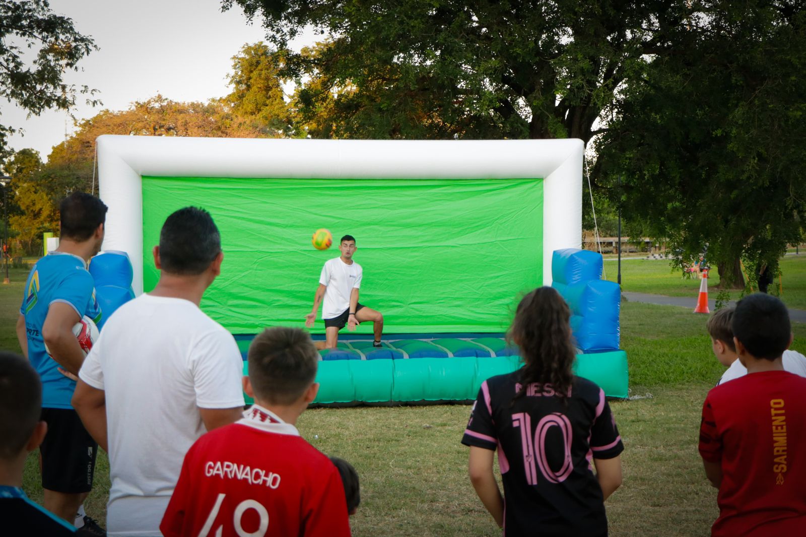 AGENDA VERANO 2024: JUEGOS, DEPORTES Y ACTIVIDADES CULTURALES EN EL PARQUE DE LA DEMOCRACIA PARA TODA LA FAMILIA