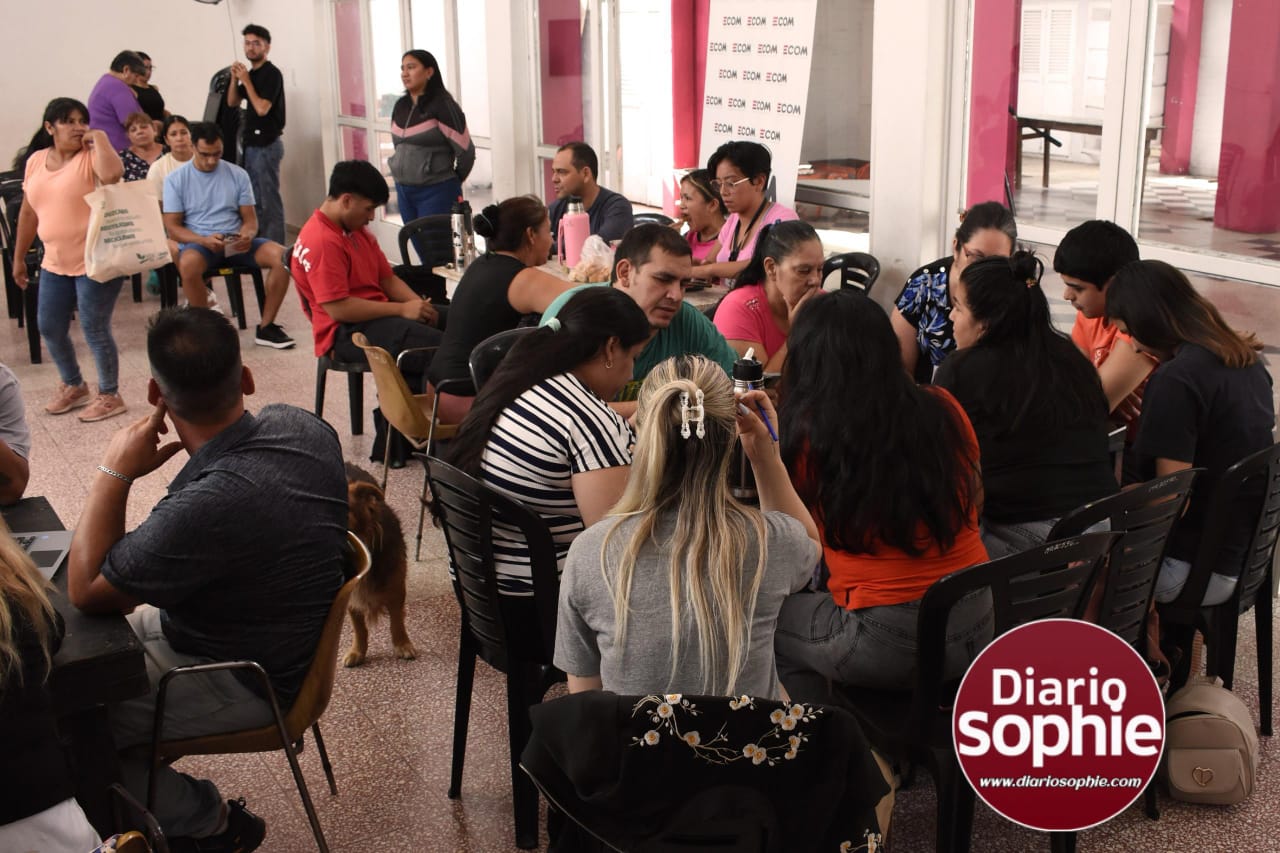 RESISTENCIA: GRAN CONCURRENCIA DE VECINOS A LOS OPERATIVOS BARRIALES PARA LA INSCRIPCIÓN AL SUBSIDIO ENERGÉTICO NACIONAL Y EL DESCUENTO VERANO