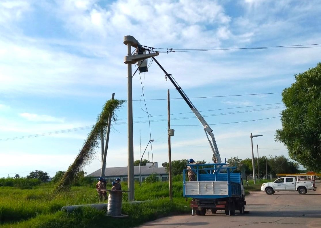 CON OBRAS, SECHEEP MEJORA EL SUMINISTRO EL�CTRICO EN VARIOS BARRIOS Y ZONAS DE S�ENZ PE�A
