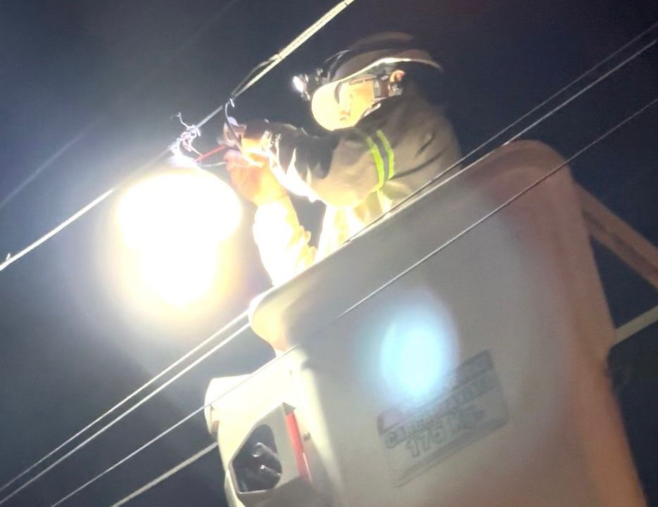 SECHEEP AVANZA CON EL PLAN DE RECUPERACI�N DEL ALUMBRADO P�BLICO EN DISTINTOS SECTORES DE RESISTENCIA