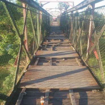 La Pasarela del ferrocarril y el abandono de los espacios públicos