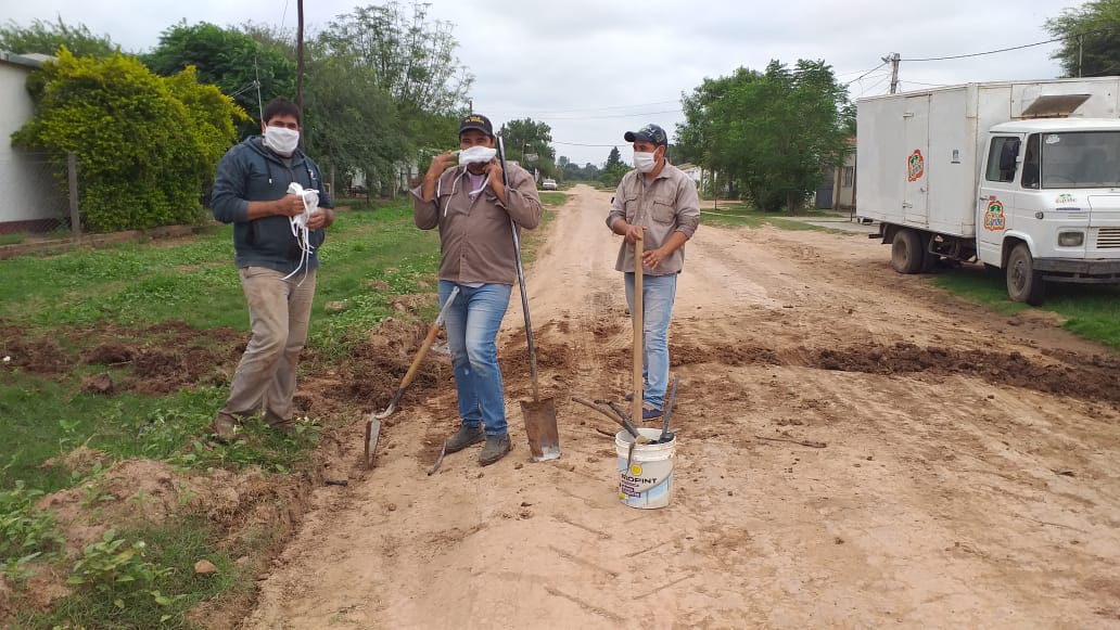 FUERTE ESPERANZA CONTINÚAN CON LA TAREA DE DESINFECCIÓN Y REPARACIÓN DE CAÑERÍAS