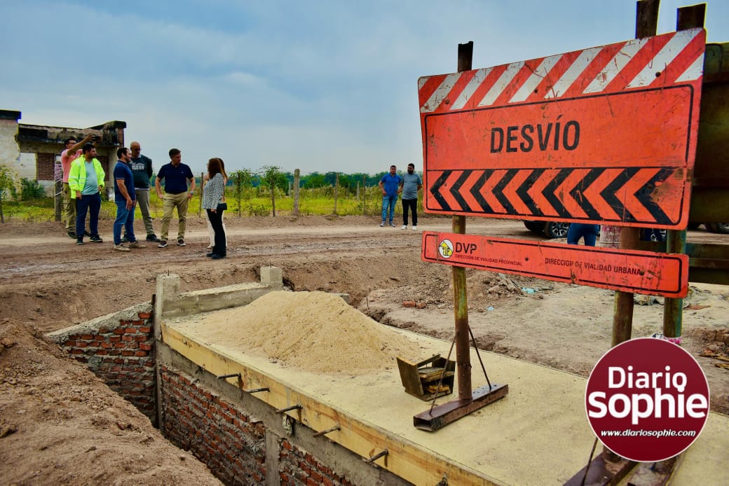 PAMPA ALMIRÓN: EL GOBERNADOR ZDERO CONSTATÓ EL AVANCE DE PAVIMENTACIÓN AL ACCESO DE LA CIUDAD