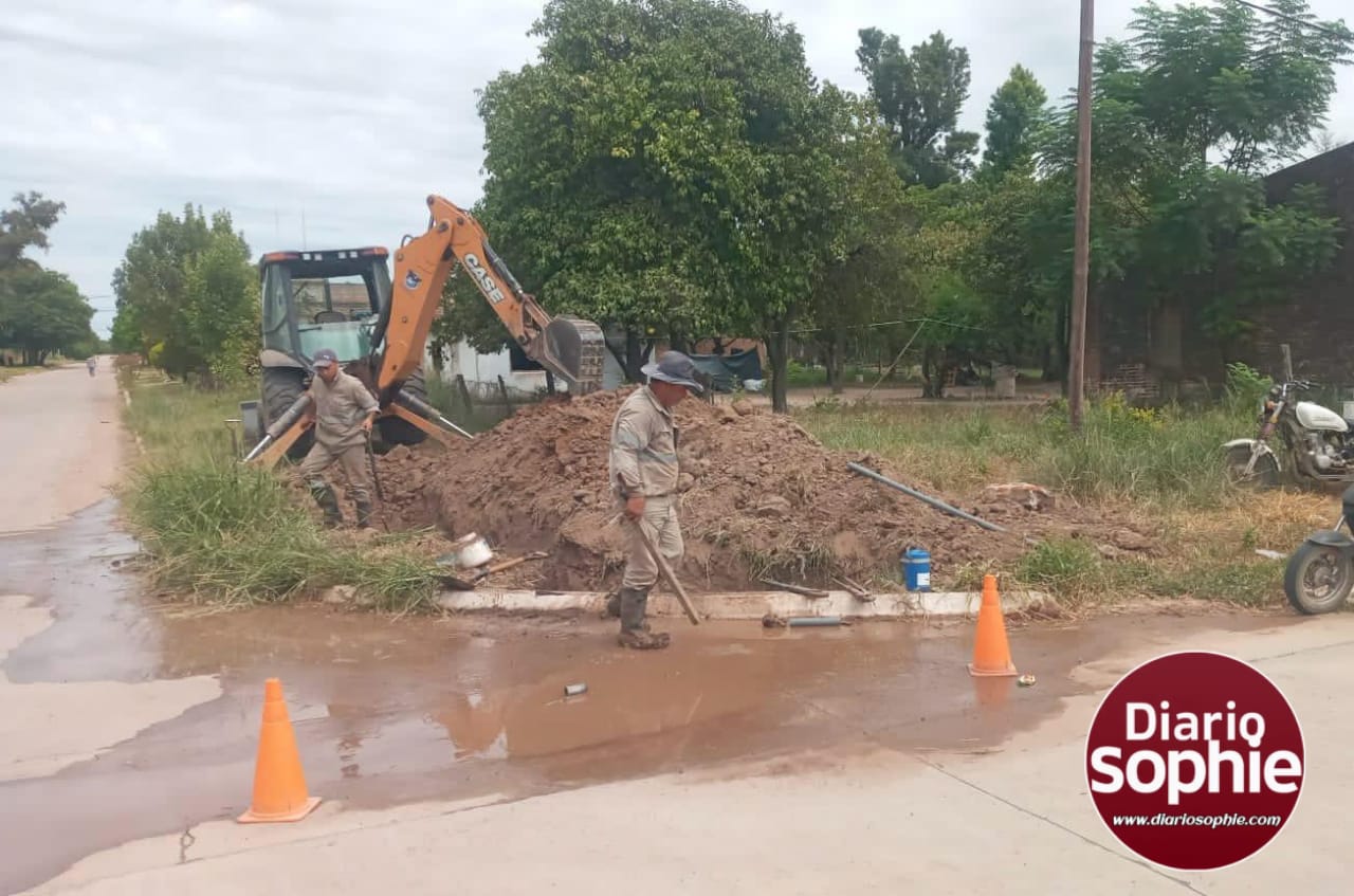 COLONIA ELISA: SAMEEP EJECUTA OBRAS CLAVES PARA MEJORAR LA PRESIÓN DE AGUA