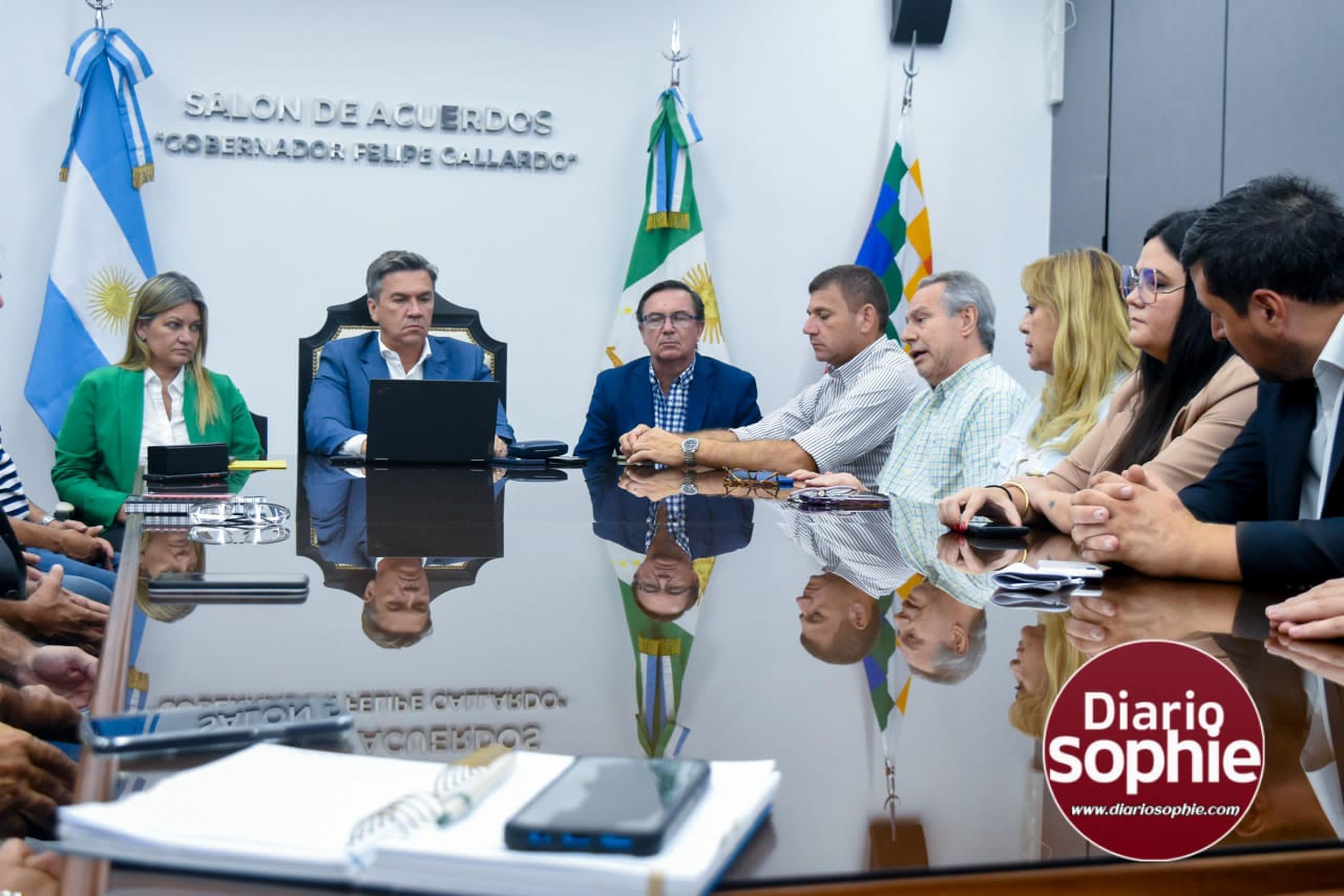 EL GOBERNADOR ZDERO FIRMÓ EL DECRETO QUE DECLARA LA EMERGENCIA AGROPECUARIA