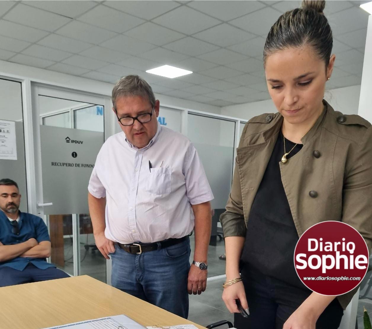 SÁENZ PEÑA: EL INSTITUTO DE VIVIENDA ENTREGÓ LOS PRIMEROS CRÉDITOS DEL PROGRAMA “CHACO A LA OBRA”