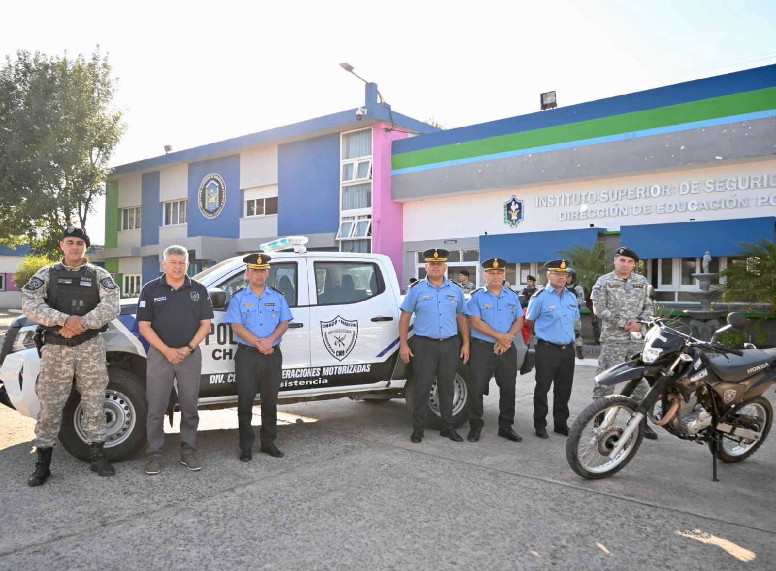 CHACO REFUERZA LA SEGURIDAD: MATKOVICH ENTREG&Oacute; NUEVA CAMIONETA AL C.O.M. PARA EL GRAN RESISTENCIA