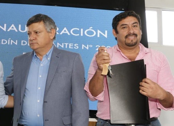 Entrega de ambulancias para Fuerte Esperanza | Correa: “Muchas familias van a ser beneficiadas, al ser 4×4 es muy importante para recorrer grandes distancias y caminos difíciles”