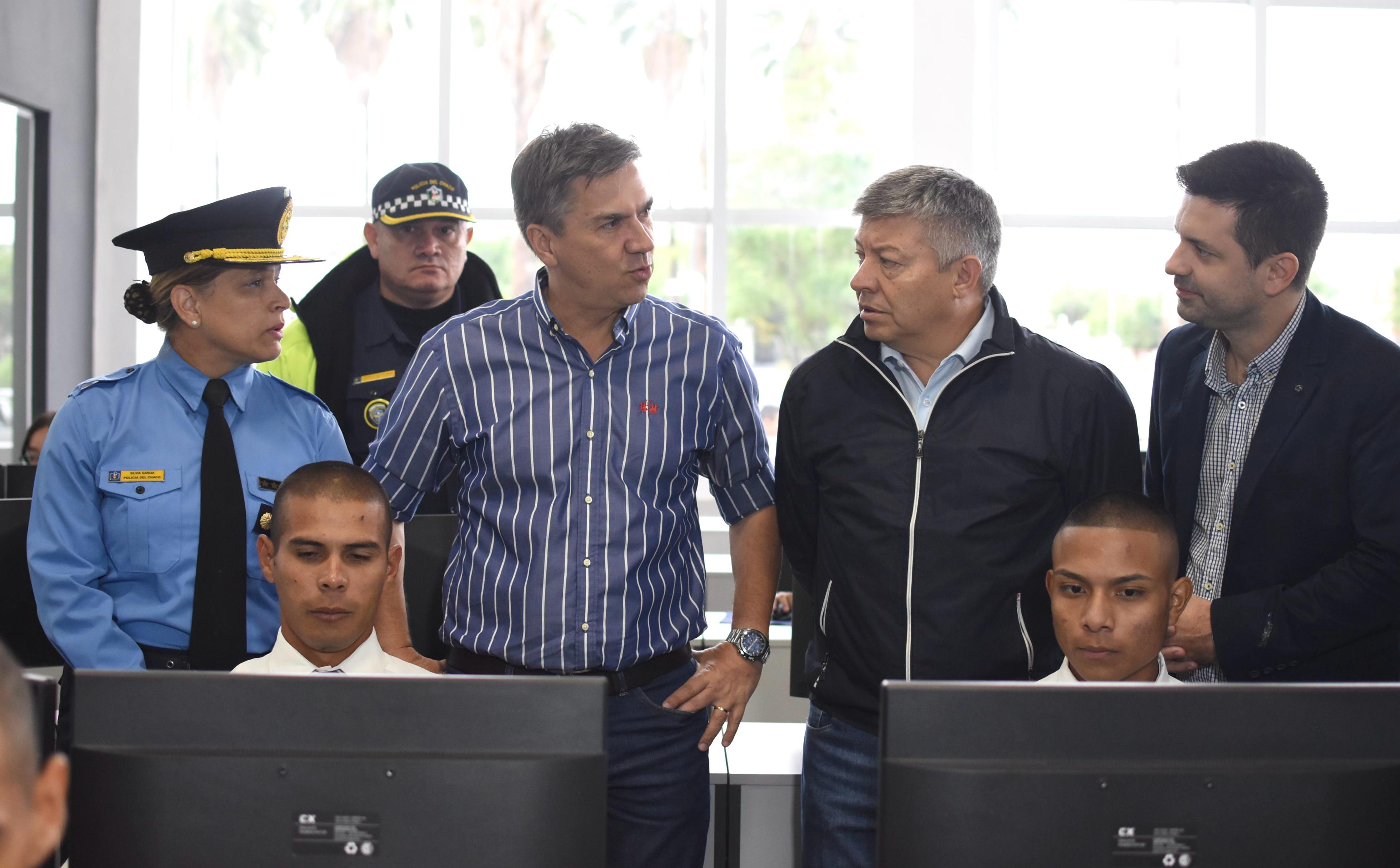 ZDERO EN EL CENTRO DE MONITOREO DE SÁENZ PEÑA: “MÁS CONTROL Y SEGURIDAD PARA LOS CIUDADANOS”