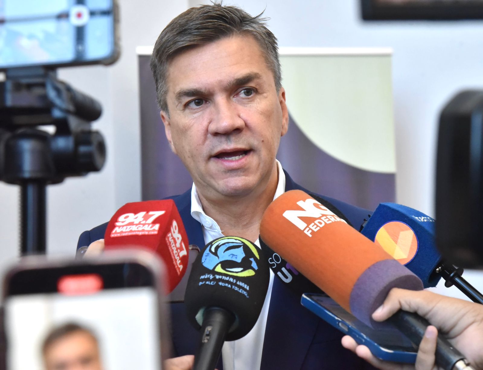 EL GOBERNADOR ANUNCIÓ EL AUMENTO DE SUELDOS DEL 51,62% PARA LOS EMPLEADOS PÚBLICOS