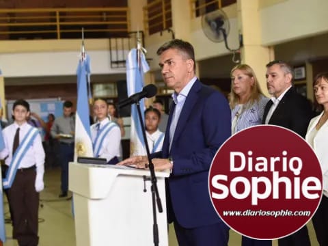 Leandro Zdero anunció un aumento del 8,57% para los docentes.