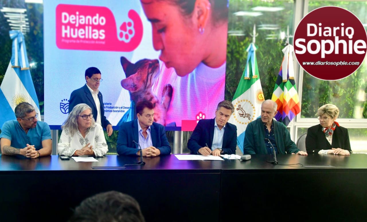 EL GOBERNADOR ZDERO LANZÓ EL PROGRAMA DE PROTECCIÓN DE ANIMALES DOMÉSTICOS “DEJANDO HUELLAS”