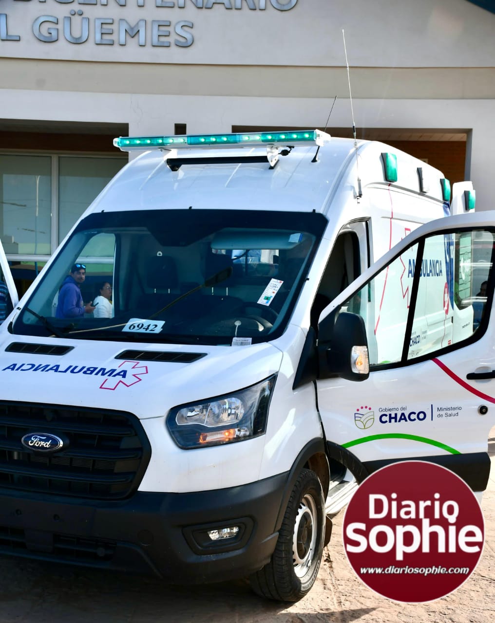 JUAN J. CASTELLI: EL GOBERNADOR ZDERO ENTREGÓ HOY AMBULANCIAS PARA HOSPITALES DE EL IMPENETRABLE