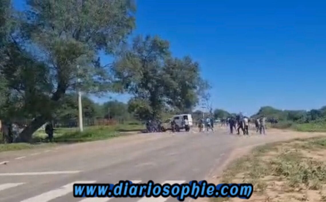 🔴 LAS LOMITAS: UN ORIGINARIO ATROPELLÓ A POLICIAS CON UNA CAMIONETA