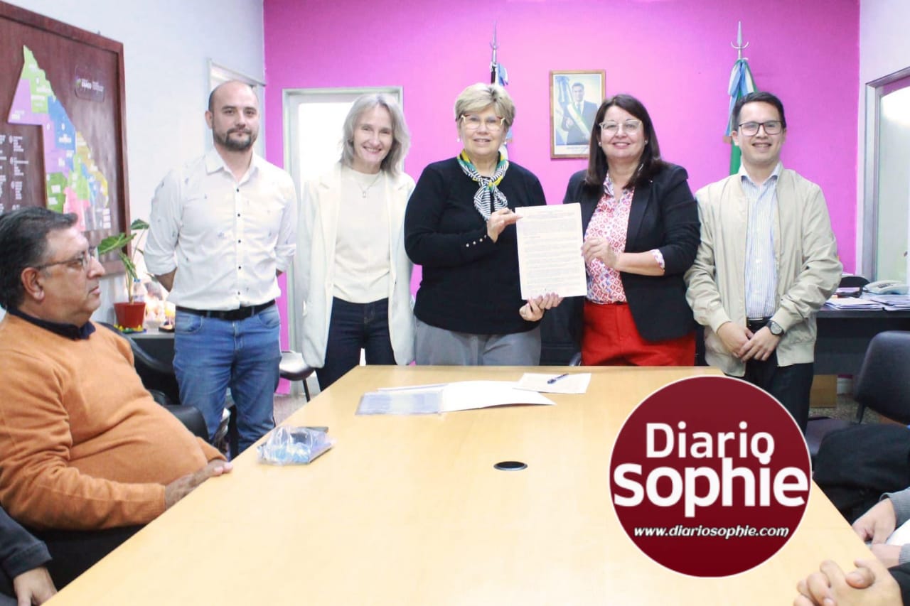 EDUCACIÓN E IPRODICH FIRMARON ACUERDOS DE COOPERACIÓN PARA LA INCLUSIÓN Y EL RECICLADO DE ELEMENTOS ORTÉSICOS PARA PERSONAS CON DISCAPACIDAD