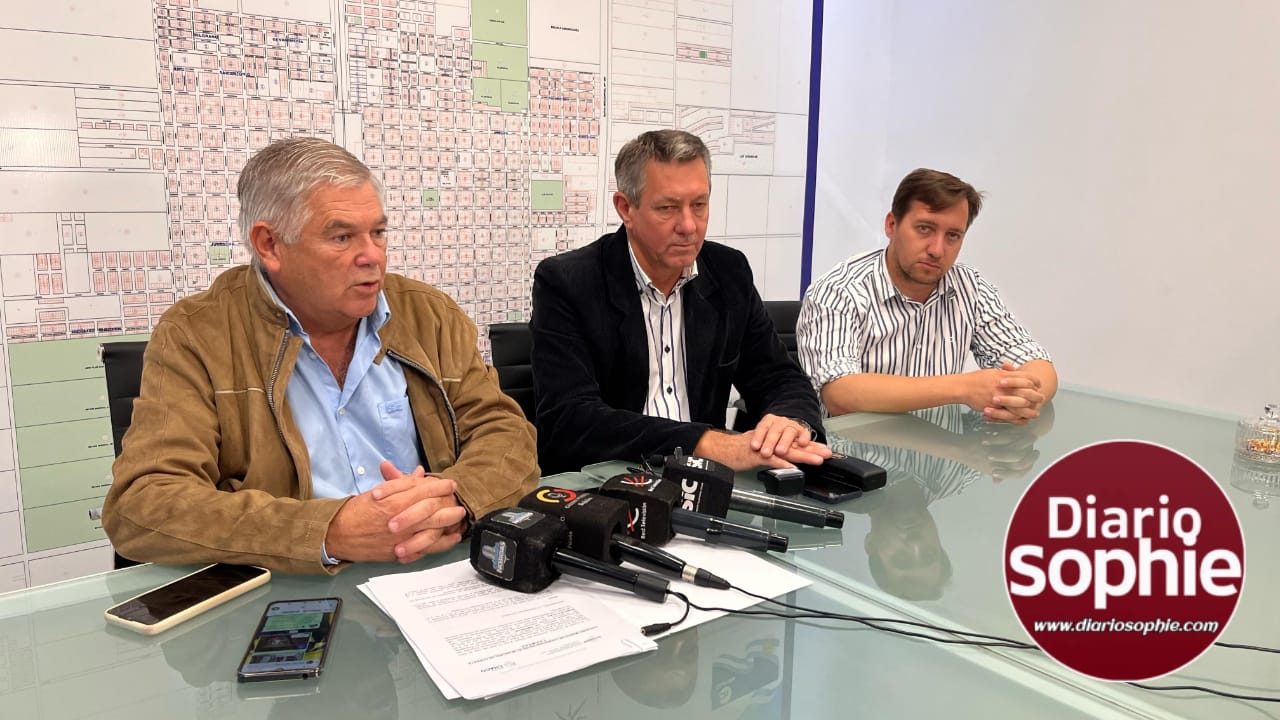 SAMEEP Y EL MUNICIPIO DE CHARATA FIRMARON ACUERDO PARA EXTENDER LAS REDES DE DISTRIBUCIÓN DE AGUA POTABLE EN LA CIUDAD
