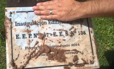Atentaron contra la Placa recordatorio de la EEP N° 887
