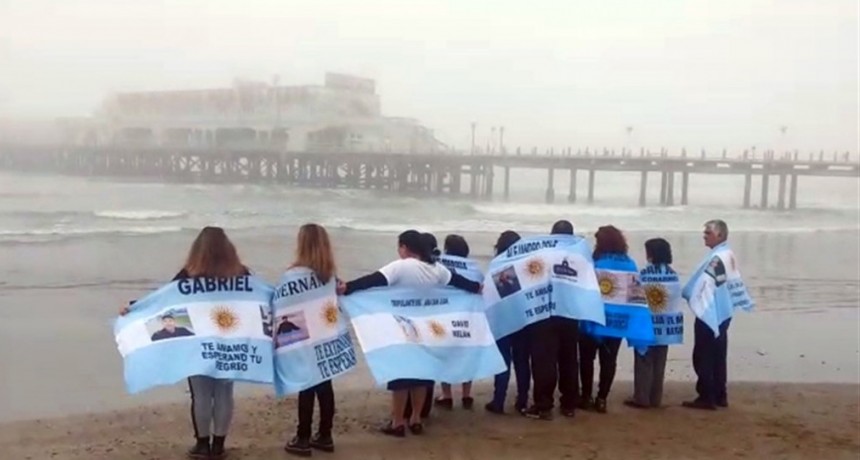 A seis meses, marcha, misa y reclamo para que siga la búsqueda del ARA San Juan