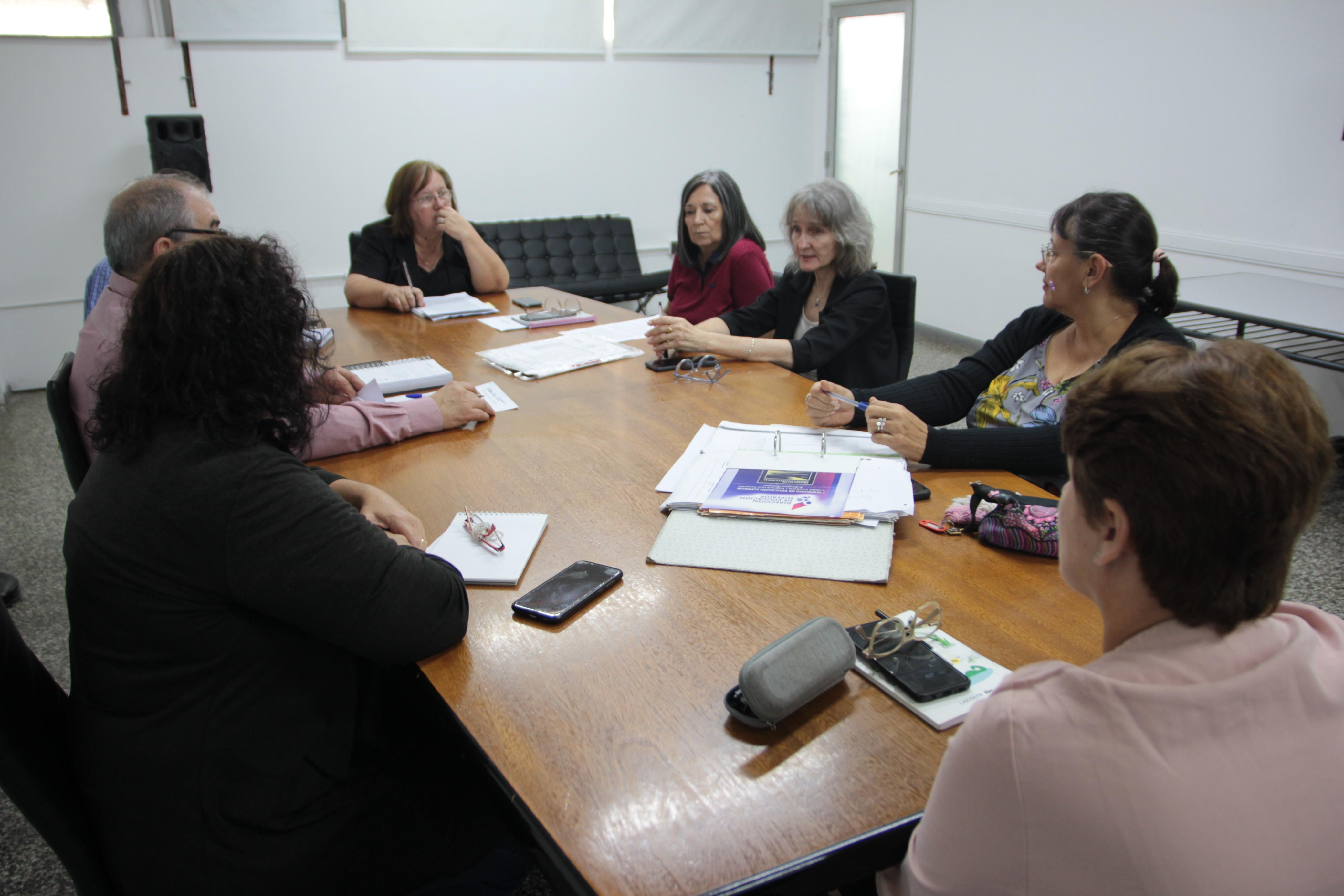 ESTABILIDAD LABORAL DOCENTE: EDUCACIÓN CONVOCA A SINDICATOS A LA PRIMERA MESA TÉCNICA