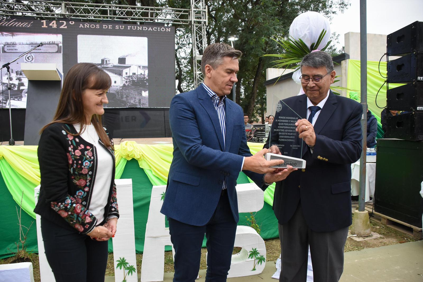 EL GOBERNADOR ACOMPAÑÓ EL 142 ANIVERSARIO DE LAS PALMAS