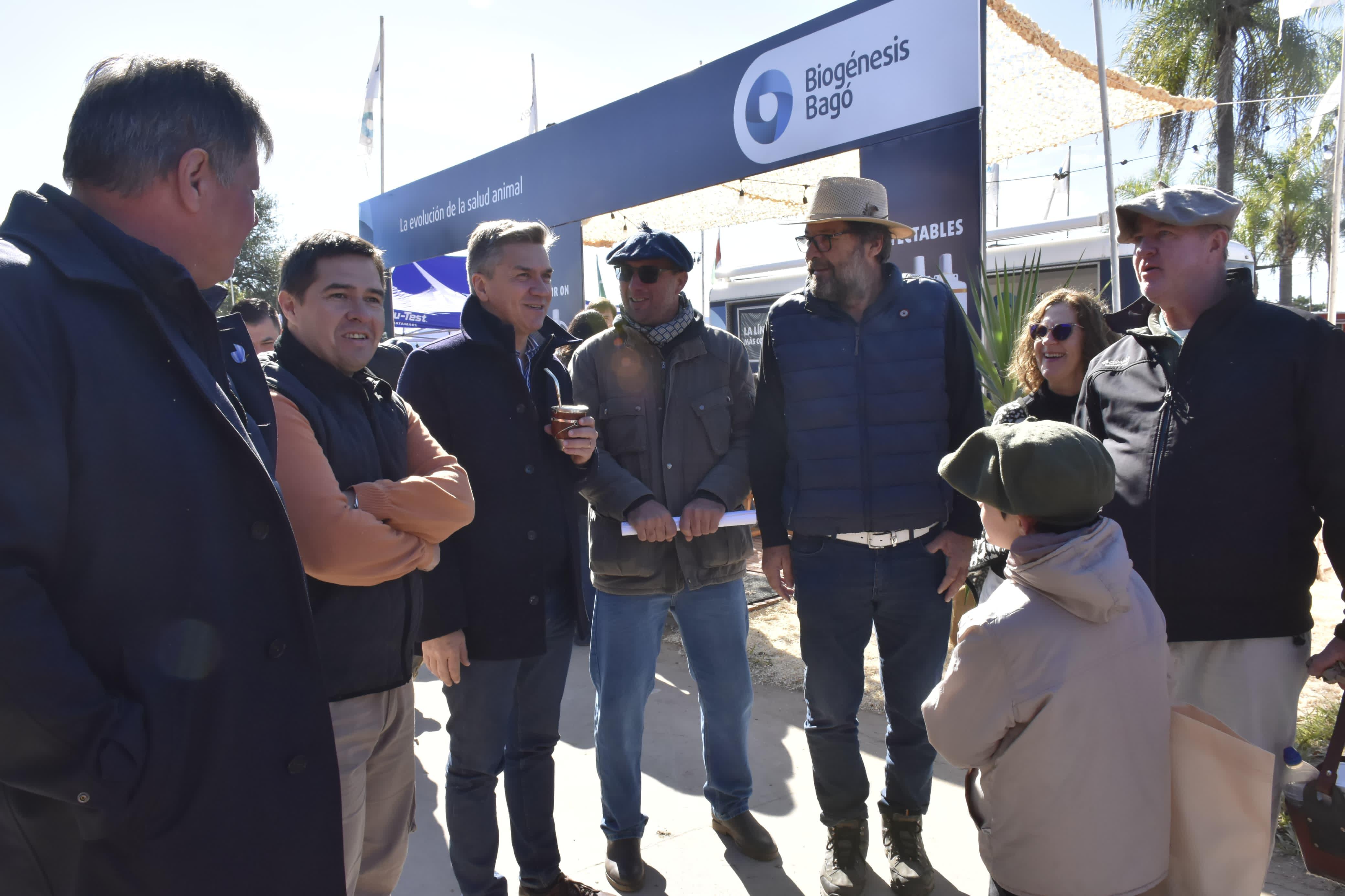 EL GOBERNADOR ZDERO ACOMPAÑÓ HOY A LAS CABAÑAS CHAQUEÑAS EN LA EXPOSICIÓN NACIONAL DE RAZAS DE CORRIENTES