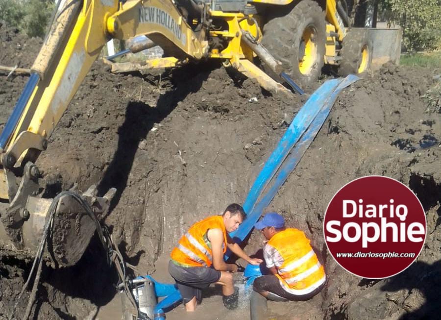 RESISTENCIA: SAMEEP CULMINÓ LA REPARACIÓN DEL CAÑO MAESTRO SOBRE AV. LAS HERAS Y CALLE NICARAGUA