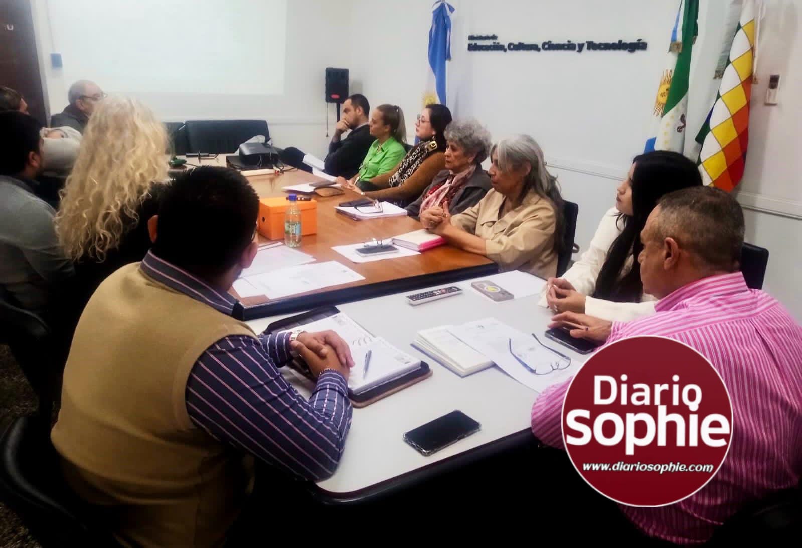 CAPACITACIÓN Y ESTABILIDAD LABORAL: EL CONSEJO DE EDUCACIÓN CONVOCÓ A NIVEL SUPERIOR PARA ACLARAR INQUIETUDES DE LOS DOCENTES