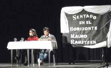 Se presentó el libro “Sentado en el Horizonte” de Mauro Martínez (Ramitzen)