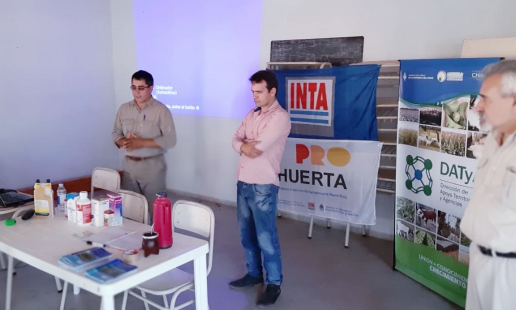 CHARLA INFORMATIVA EN EL SUM DEL PROGANO 
