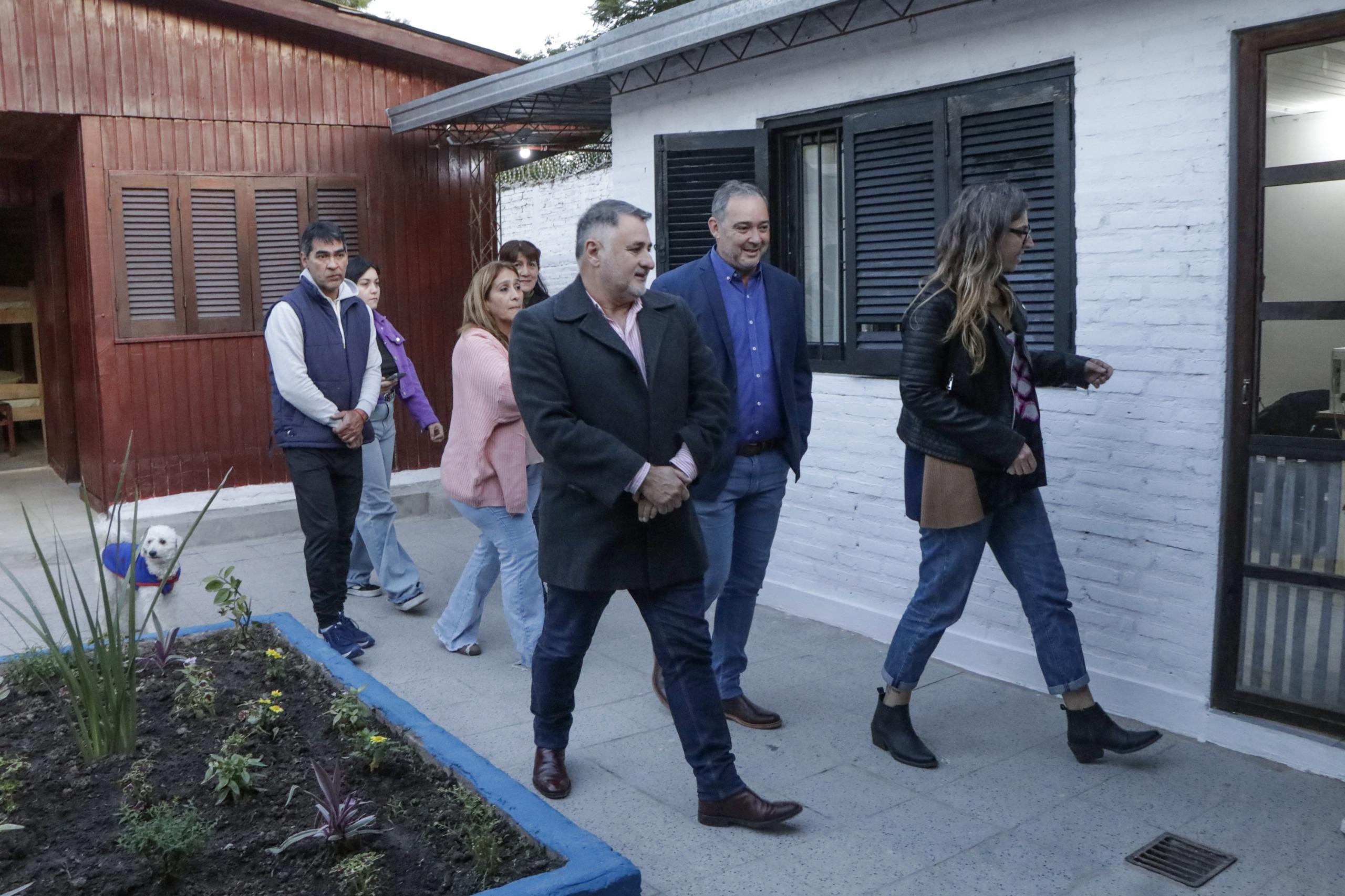 DIGNIDAD Y CALIDAD HUMANA PARA PERSONAS EN SITUACIÓN DE CALLE: BOTTERI Y GÓMEZ RECORRIERON LAS INSTALACIONES DEL NUEVO PARADOR NOCTURNO DE RESISTENCIA