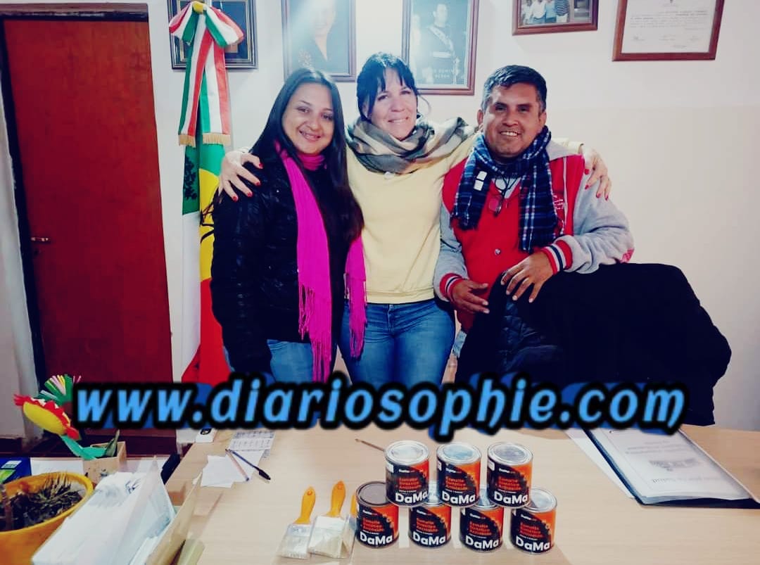 FUERTE ESPERANZA: INÉS ORTEGA COLABORANDO PARA LAS DIVERSAS ACTIVIDADES EDUCATIVAS.