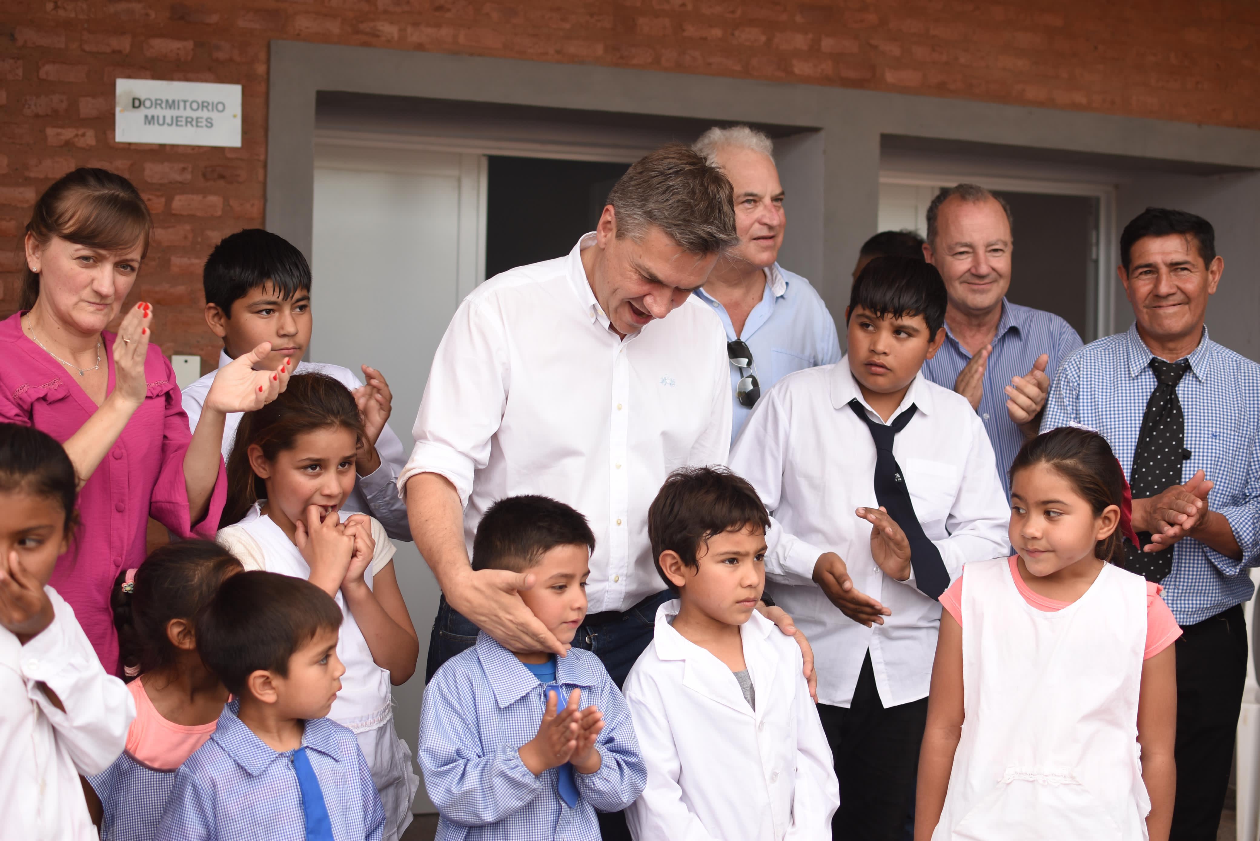EL GOBERNADOR ZDERO HABILITÓ EL NUEVO ALBERGUE DE LA E.E.P. N°614  EN EL PARAJE SAN TELMO DE TACO POZO