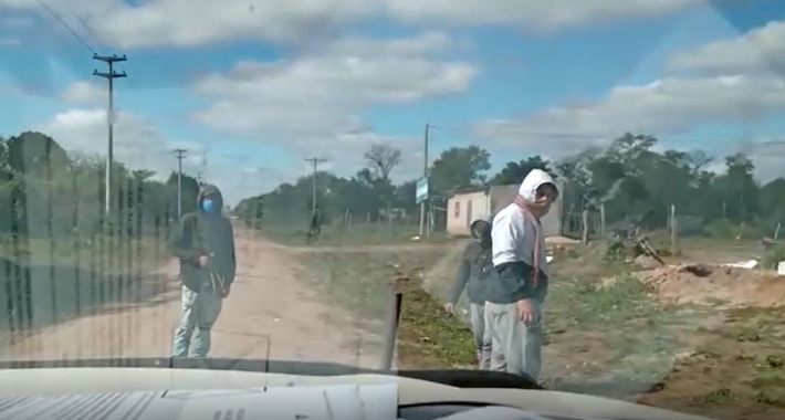 Quitilipi: Cuatro Gatos pícaros cobrando peaje a los vehículos para poder pasar