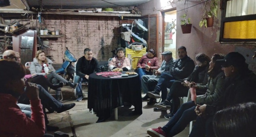 EDUARDO AGUILAR, CANDIDATO A INTENDENTE SE REUNIÓ CON VECINAS Y VECINOS DEL BARRIO GUIRALDES.
