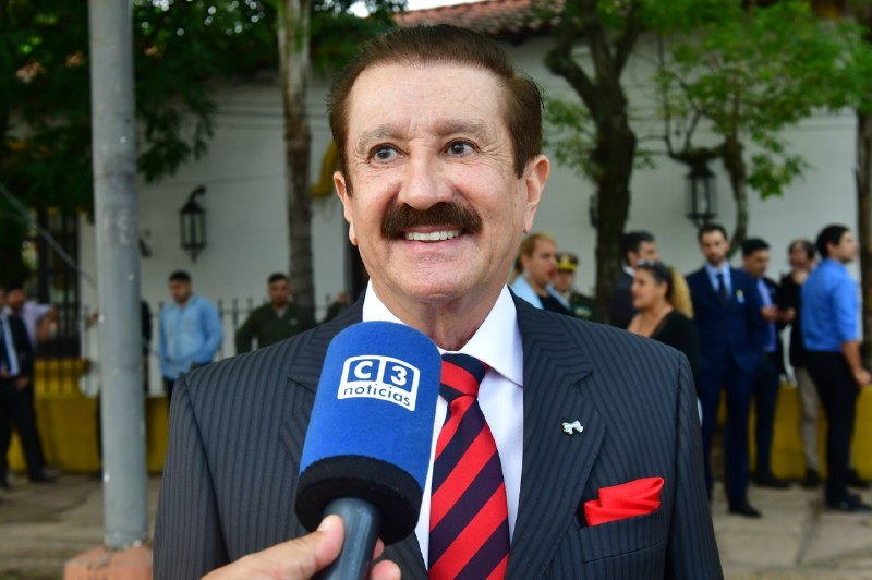 Cabrera: Gildo no firmó el Pacto de Mayo para “defender la bandera del nacionalismo argentino”.