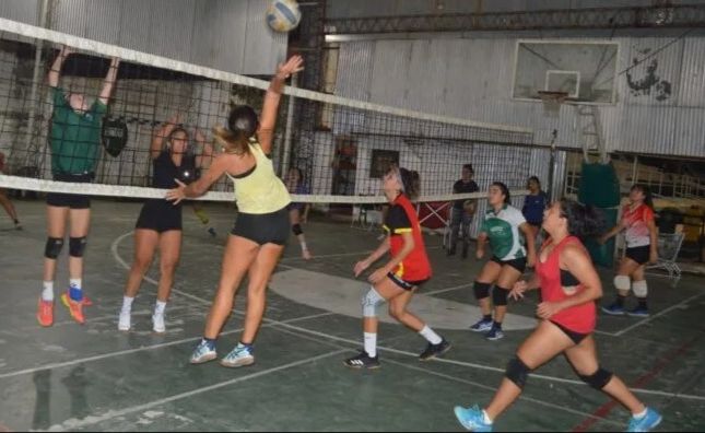 JORNADA DE CAPACITACIÓN DEL INSTITUTO DEL DEPORTE CHAQUEÑO EN EL HINDÚ CLUB