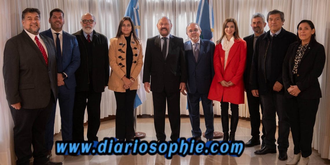 Insfrán reunió a todo su gabinete en su residencia.