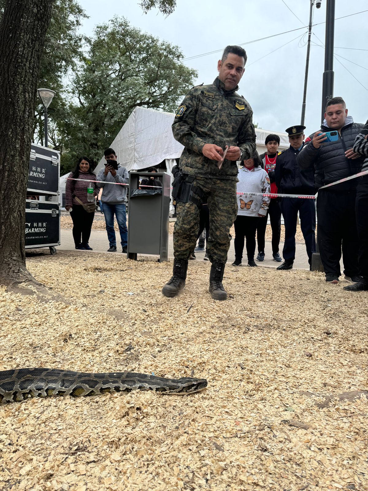 Bienal 2024: EFECTIVO DEL DEPARTAMENTO SEGURIDAD RURAL DE GENERAL PINEDO BRINDA CHARLAS SOBRE OFIDIOS.