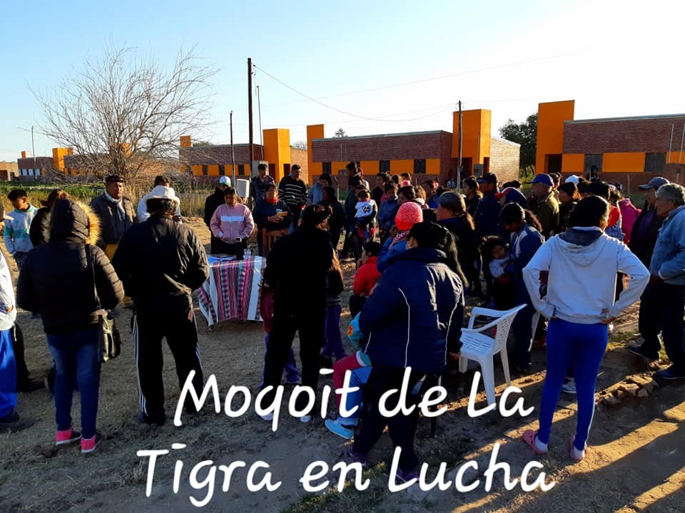 Acampe de Familias Moqoit en Lote 12 Barrio Aborigen de La Tigra 