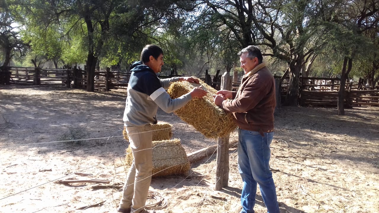 El Impenetrable: Berna Santillán asistiendo a los Productores que enfrentan la sequía de la zona