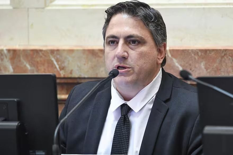 Avance en el Senado para compensación de ex combatientes del octubre del 75.