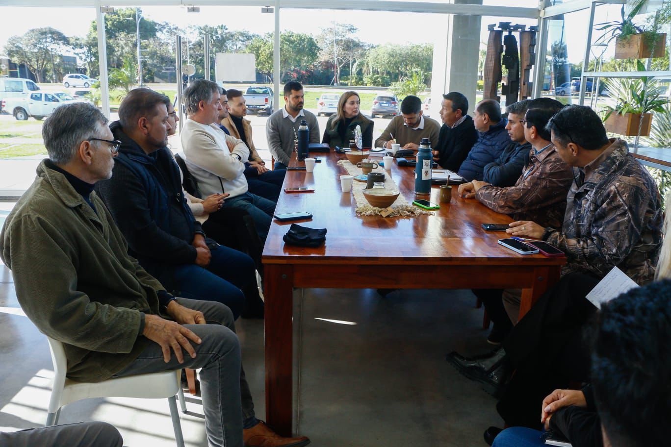MESA DE TRABAJO: EL GOBIERNO PROVINCIAL AVANZÓ CON EL REGRESO DE LA PESCA DEL DORADO EN LA ISLA DEL CERRITO