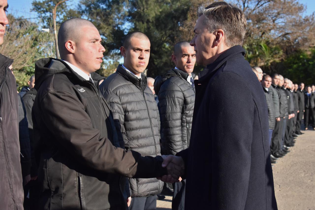 EL GOBERNADOR ZDERO DIO LA BIENVENIDA HOY A LOS 400 FUTUROS AGENTES QUE INICIAN SU FORMACIÓN EN LA ESCUELA DE POLICÍA