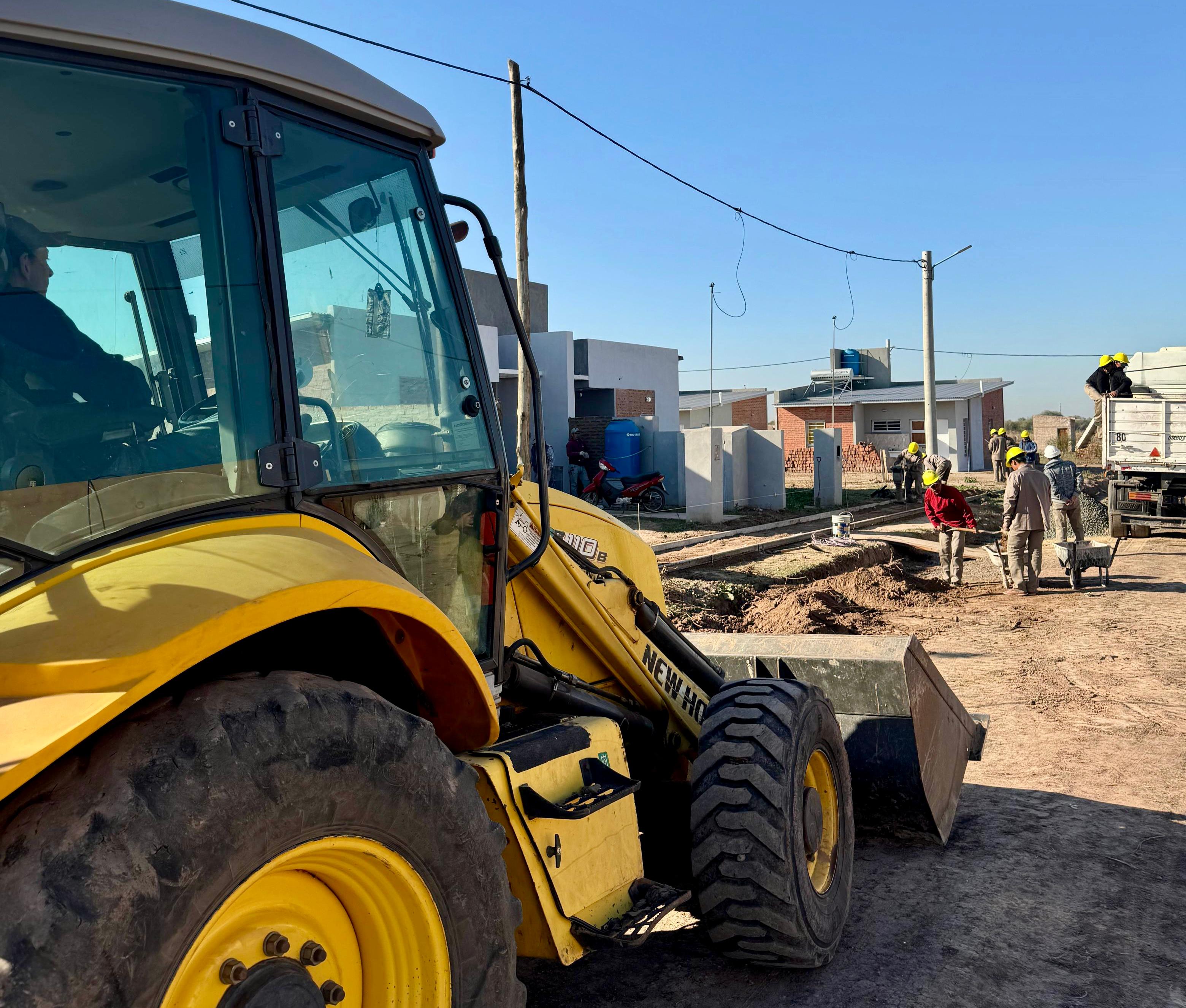 TRES ISLETAS: CON RECURSOS PROPIOS, EL GOBIERNO PROVINCIAL EJECUTA OBRAS VITALES DE INFRAESTRUCTURA